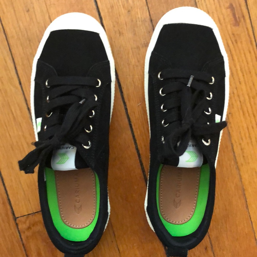 Cariuma sneakers